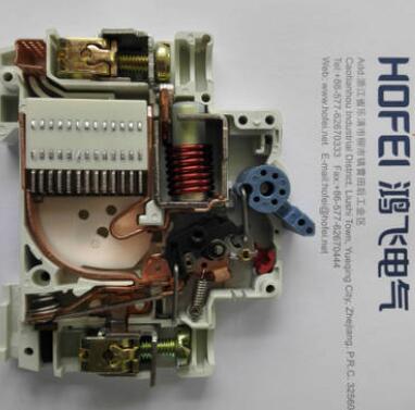 廠家直銷小型斷路器配件 五金沖壓件 C65斷路器配件L7配件鈑金件