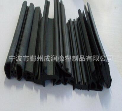 橡膠廠專業(yè)生產(chǎn)三元乙丙汽車塑膠配件EPDM塑膠配件來圖來樣訂做