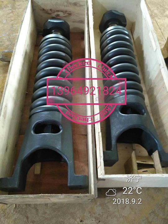 小松PC650-8挖掘機(jī)漲緊油缸