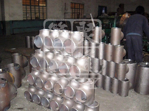 不銹鋼三通-聚通管業(yè)信譽良好