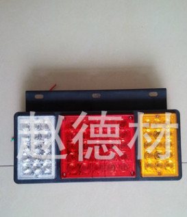 五十鈴尾燈 通用型 貨車尾燈