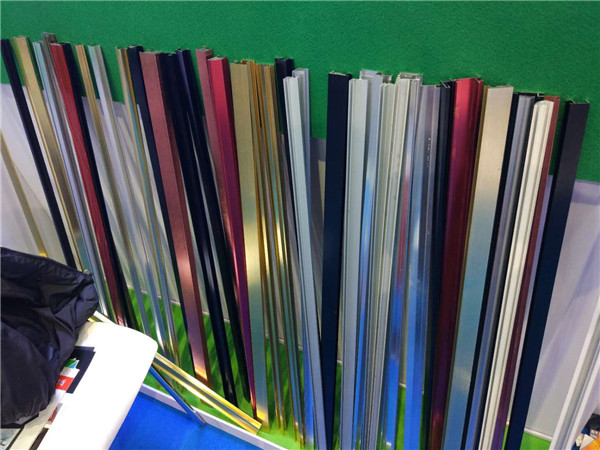 煙臺(tái)燈箱鋁型材廠家/臨沂樂(lè)易燈箱廣告器材廠