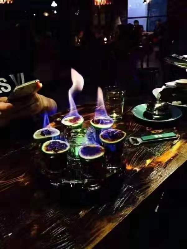 沈陽(yáng)調(diào)酒培訓(xùn)班-沈陽(yáng)調(diào)酒培訓(xùn)學(xué)校-艾菲爾-精益求精