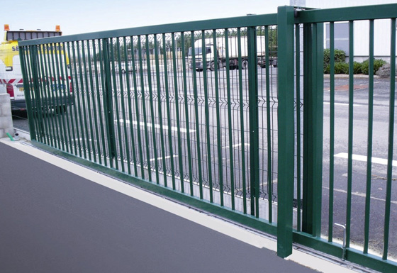 青島園區(qū)鐵藝推拉大門/青島市德宏工貿(mào)