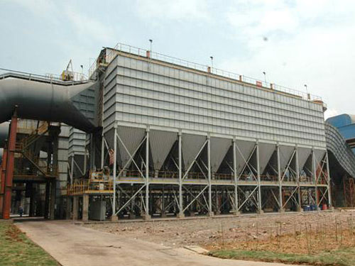 布袋除塵器生產/朋輝環(huán)保設備價格優(yōu)惠