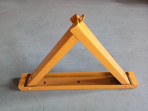 槽鋼三角鎖價(jià)格/鑫宇交通設(shè)施