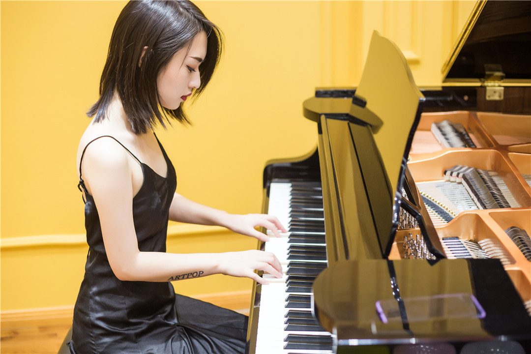 鋼琴教育學(xué)校/黑加侖