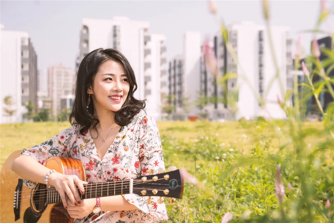 學(xué)吉他培訓(xùn)多少錢/黑加侖