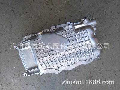 克萊斯勒漫步者發(fā)動機(jī)油底殼 PT漫步者發(fā)動機(jī)油底殼4884385AE