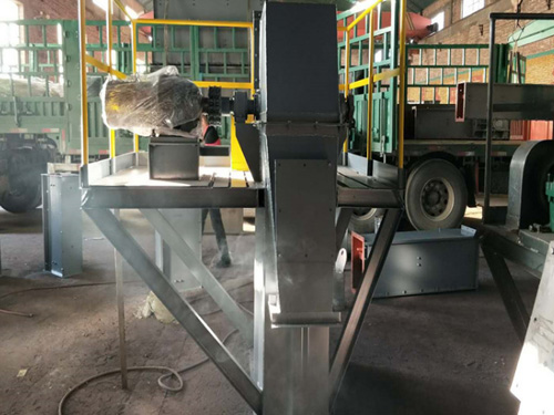 廊坊HL型斗式提升機(jī)價(jià)格|唯升環(huán)保質(zhì)優(yōu)價(jià)廉