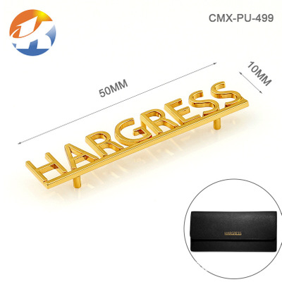 服飾箱包五金標(biāo)牌 連體金屬字母標(biāo)牌 手袋錢包電鍍淺金色標(biāo)牌定做