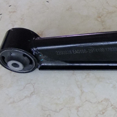 廠家直營新能源汽車后縱臂雷丁D50眾新海泉后縱臂后托臂后懸掛