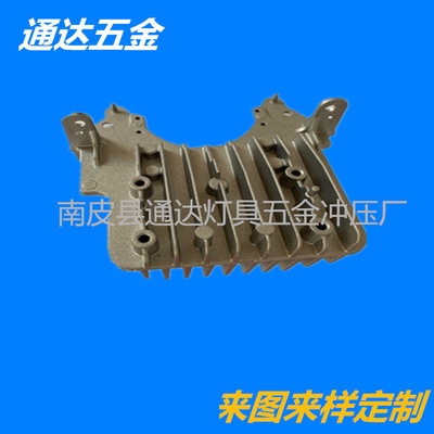 廠家定制壓鑄鋁件 現(xiàn)貨汽車燈具散熱器外殼 汽車散熱器 壓鑄鋁件