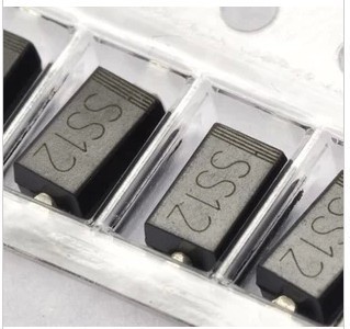 貼片二極管IN5817 1N5817 SS12 封裝SMA DO-214AC原裝現(xiàn)貨