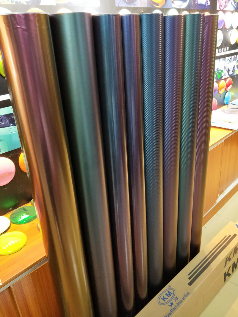 廠家直銷新款彩色碳纖變色龍經(jīng)典款變色膜改色膜汽車改裝全車膜