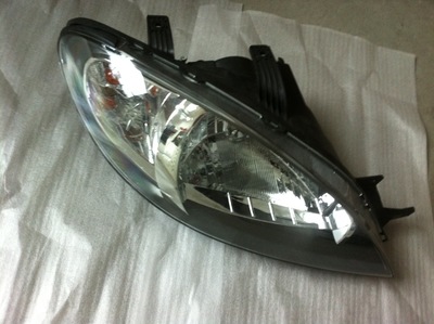 供應(yīng)雪佛蘭樂風(fēng)配件 大宇配件水晶后尾燈。