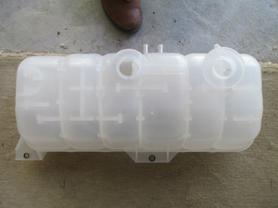 VOLVO/沃爾沃原廠 發(fā)電機(jī) 膨脹小水箱1674916