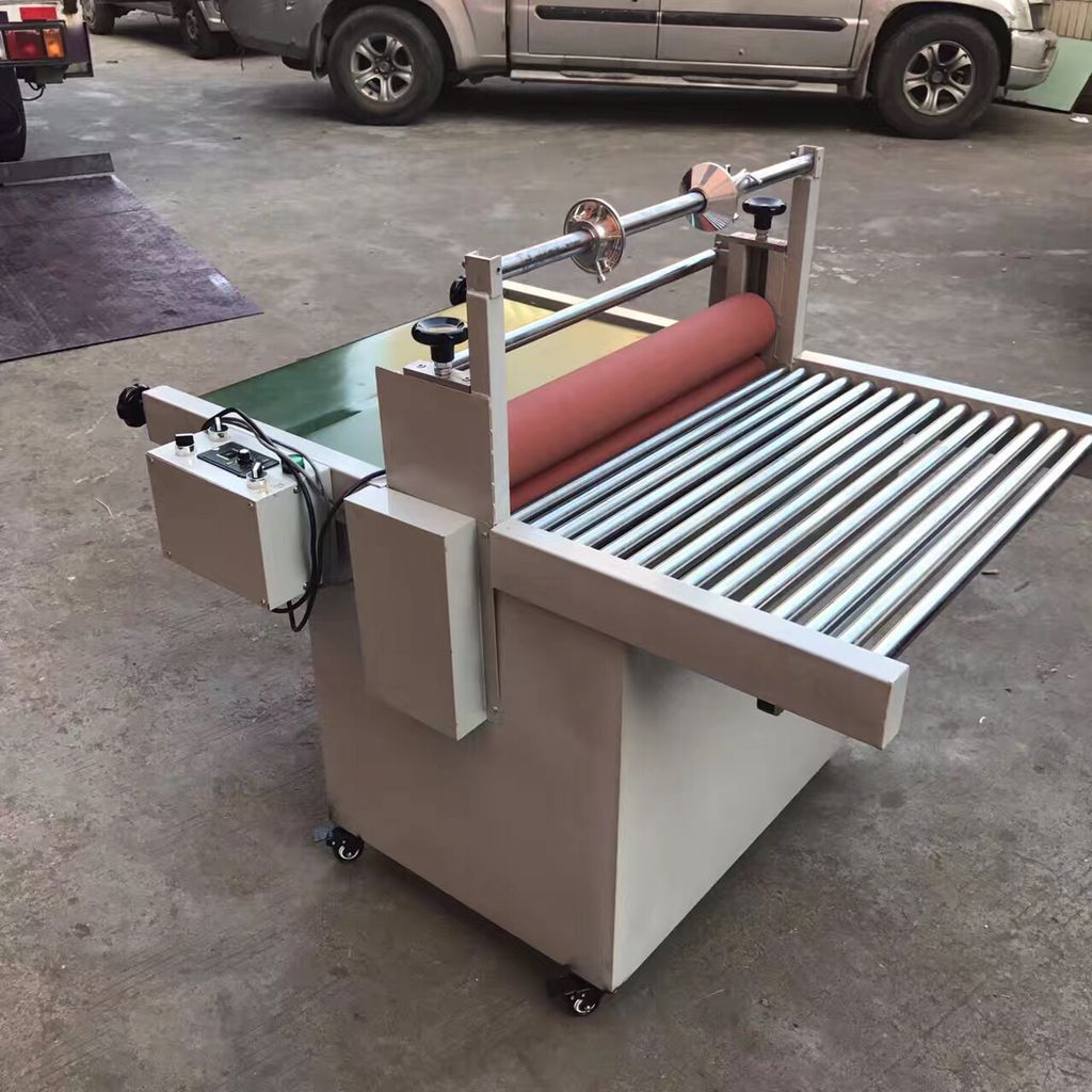 廠家供應(yīng)不銹鋼 導(dǎo)光板玻璃全自動(dòng)貼覆膜機(jī) 保護(hù)膜貼合機(jī) 壓膜機(jī)