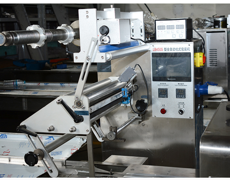 10、LB450全伺服自動(dòng)包裝機(jī)_14
