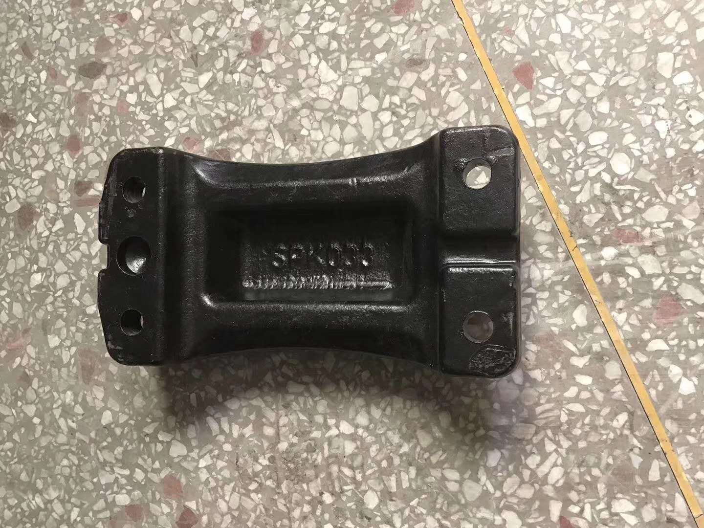 五十鈴鋼板滑座