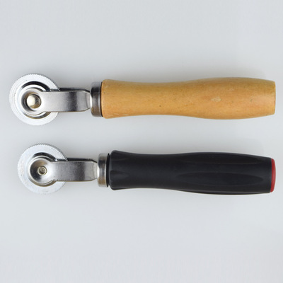 現(xiàn)貨供應(yīng) 補(bǔ)胎壓實(shí)滾輪/壓輪滾壓冷補(bǔ)膠片/汽車(chē)輪胎修補(bǔ)補(bǔ)胎工具