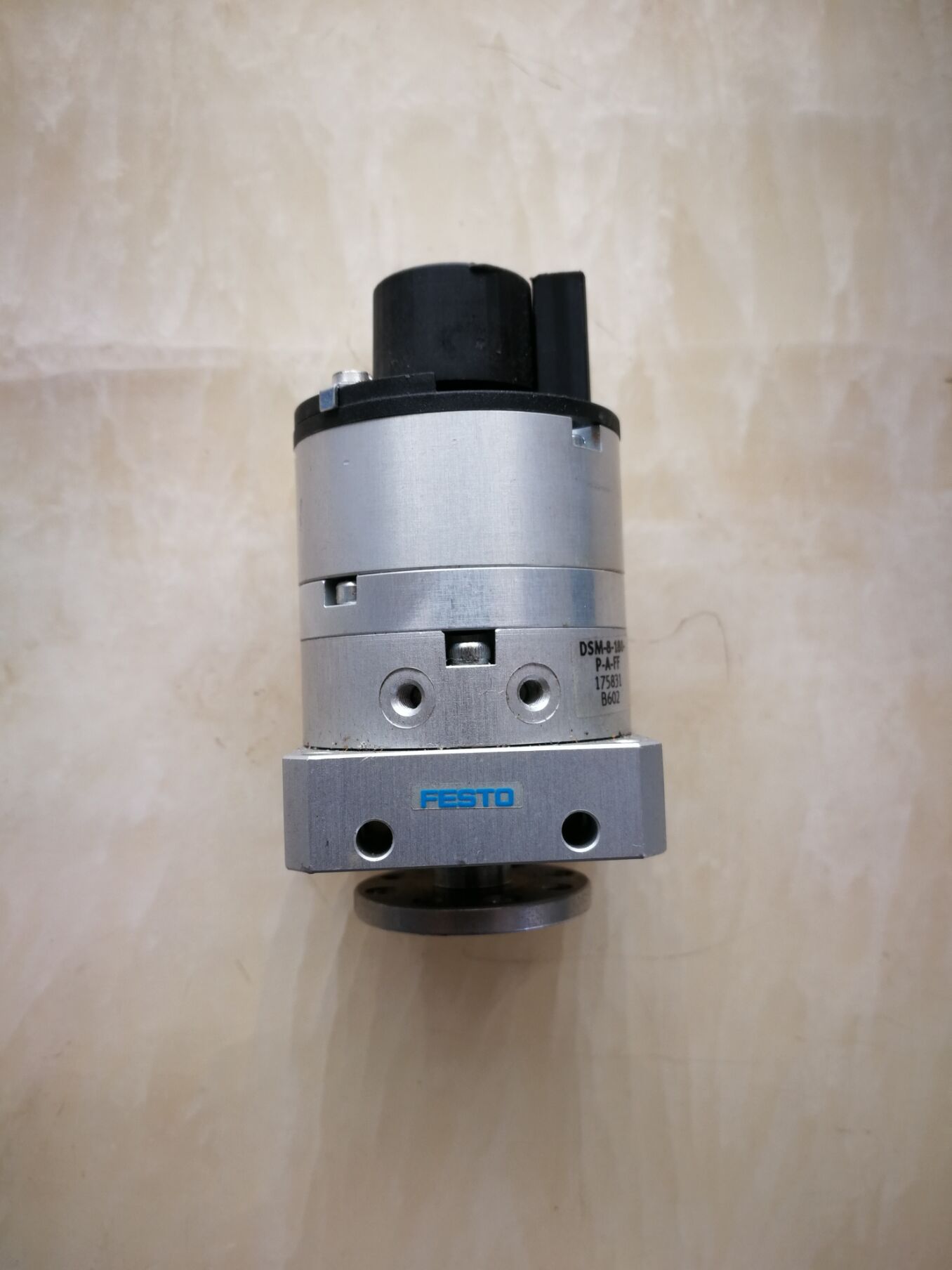 FESTO擺動氣缸 DSM-8-180-P-A-FF-FW 現(xiàn)貨