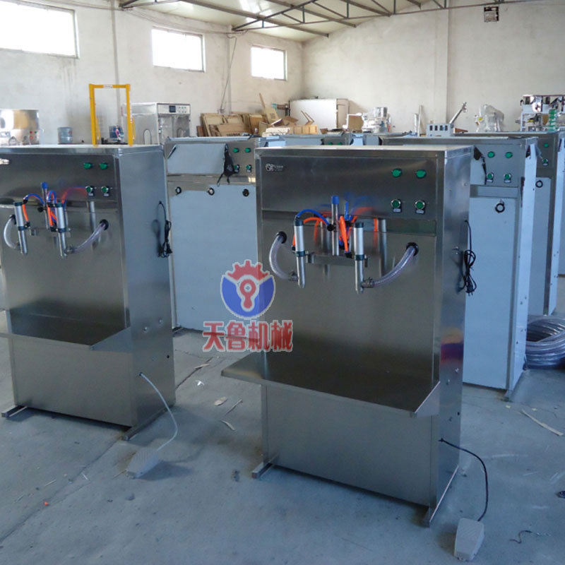 雙頭半自動活塞式液體灌裝機