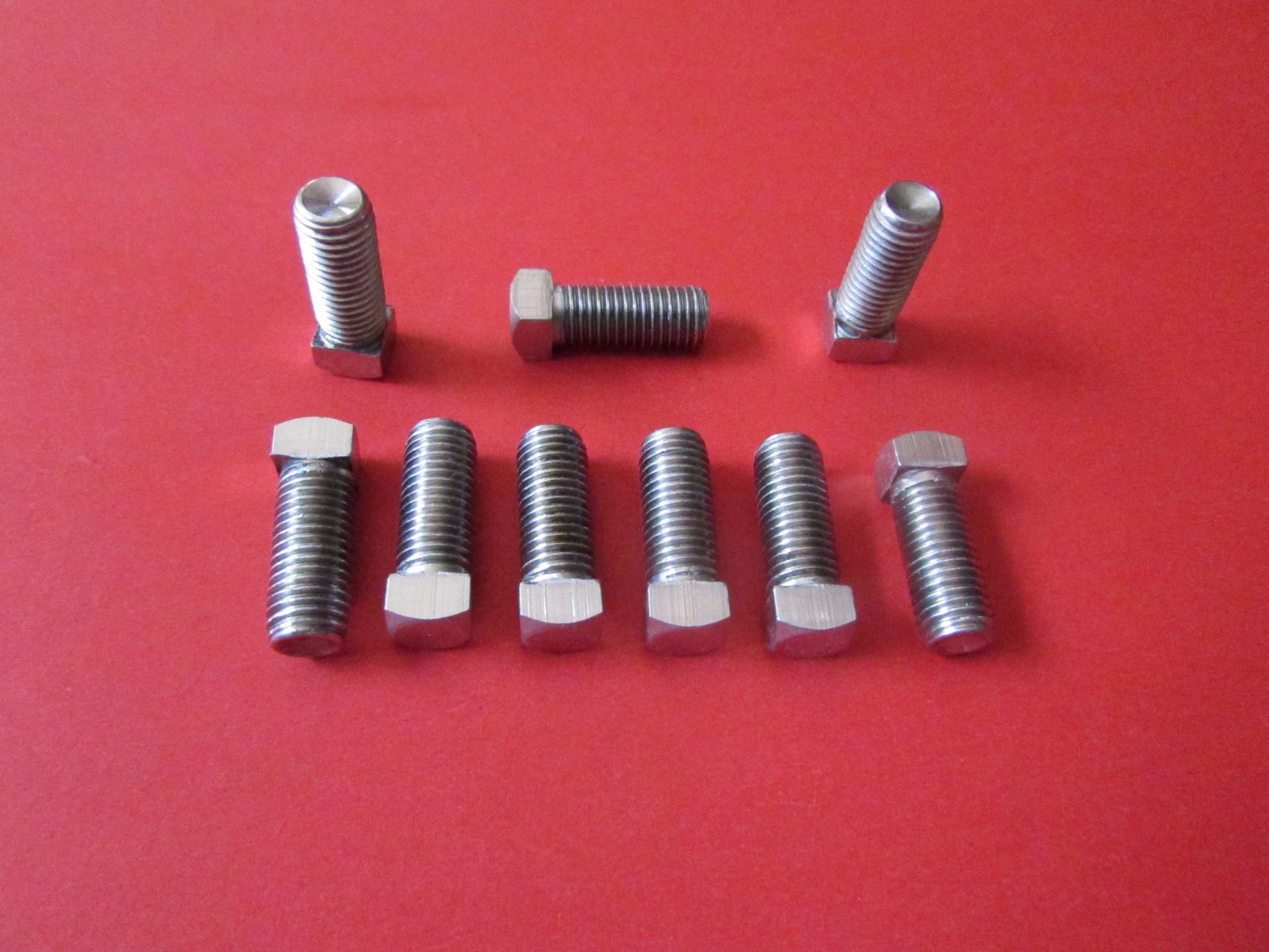 圖2-1：不銹鋼四方定位螺絲：M8X22MM,單價(jià)：0.79