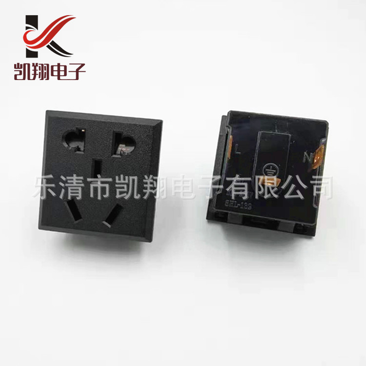 供應(yīng)AC插座卡式嵌入式AC二三插電源插座帶安全門新國標小五孔插座