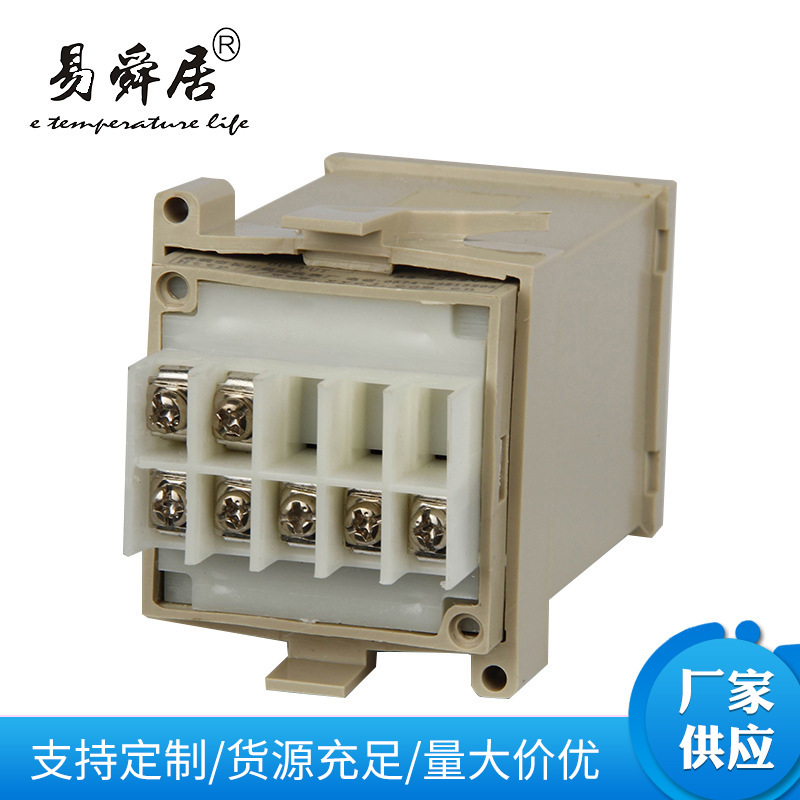 16180362155_1360474394