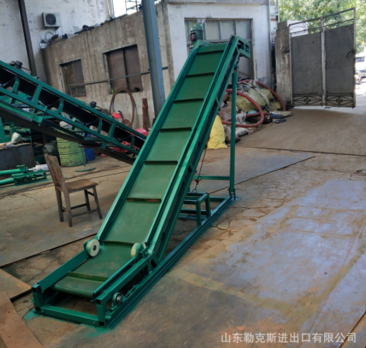 廠家直供可升降式PVC擋板輸送機 皮帶運輸送料機vv