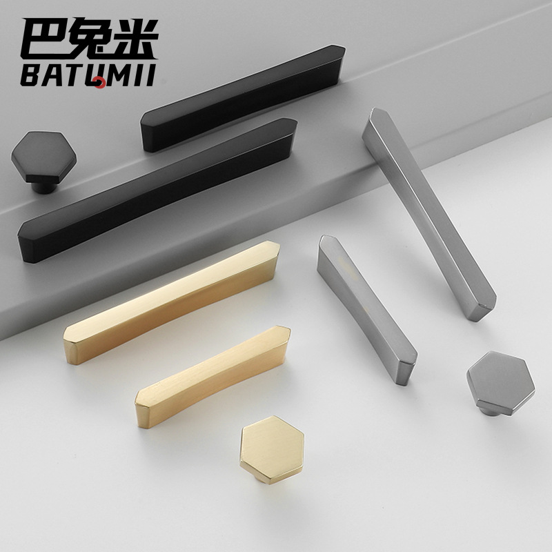 鋅合金輕奢銅拉絲衣柜櫥柜抽屜五金把手拉手現(xiàn)代簡(jiǎn)約黑色實(shí)心單孔