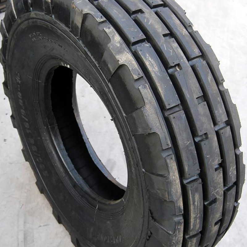 9.00-16 拖車輪胎 竹節(jié)導(dǎo)向花紋 采棉機(jī)輪胎