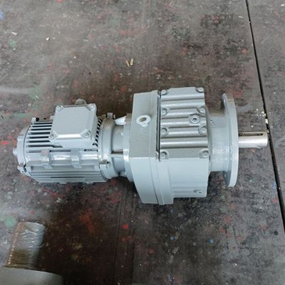廠家供應(yīng)DR系列斜齒輪硬齒面減速機立式安裝帶法蘭 東霸傳動