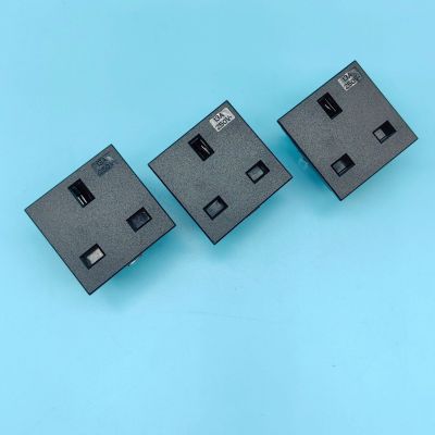 BS-Y01-1C 小英規(guī)AC插座 13A250V 小型 英標42*42mm 儲能 逆變器