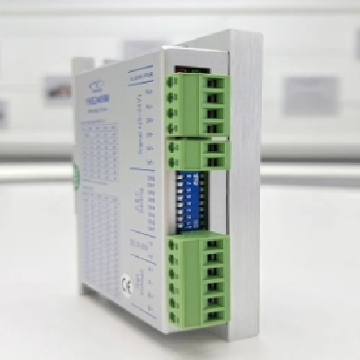 研控YKE2405M系列脈沖新一代兩相開(kāi)環(huán)步進(jìn)驅(qū)動(dòng)器高精度開(kāi)環(huán)電機(jī)