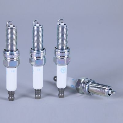 廠家批發(fā)汽車火花塞94716發(fā)動機機頭配件火嘴A0041594903