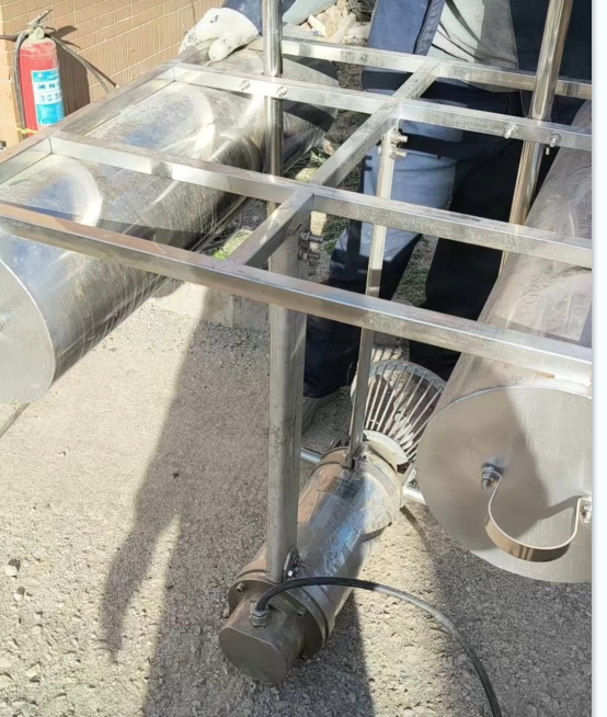 推流曝氣機(jī)北京現(xiàn)場工作圖片10