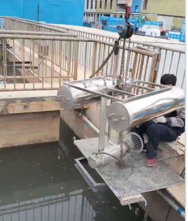 推流曝氣機北京現(xiàn)場工作圖片02